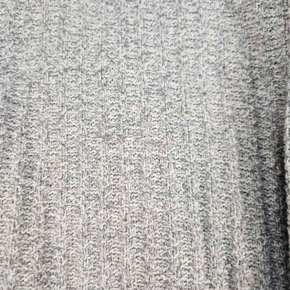 Vintage Bill Blass Men's Gray Sweater Size Small-Medium Made in The USA